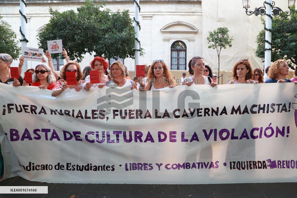 Women Rally Over Kiss Row Across Spain