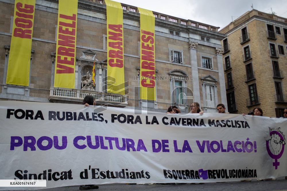 Women Rally Over Kiss Row Across Spain