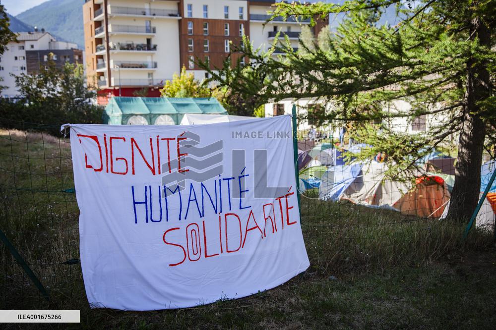 Refugee Camp - Briancon