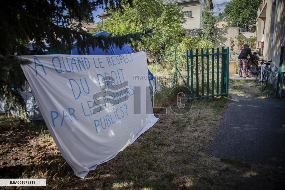 Refugee Camp - Briancon