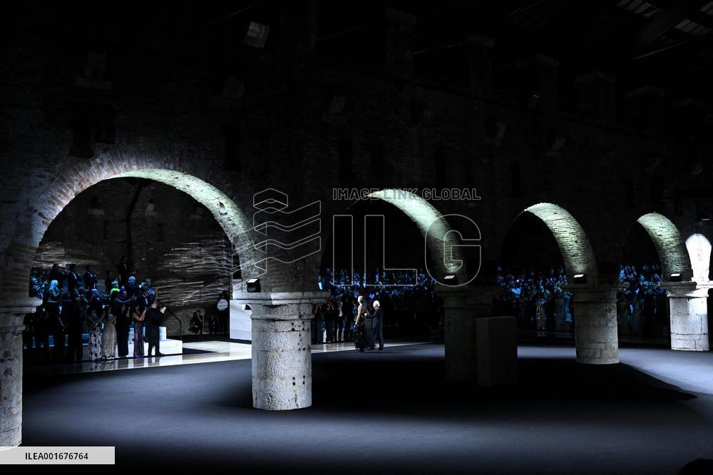 Giorgio Armani One Night In Venice Show