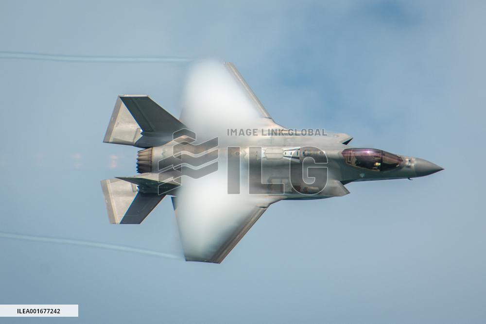 US Fighter Jets Capable Of Carrying Nuclear Weapons To Be Deployed In UK