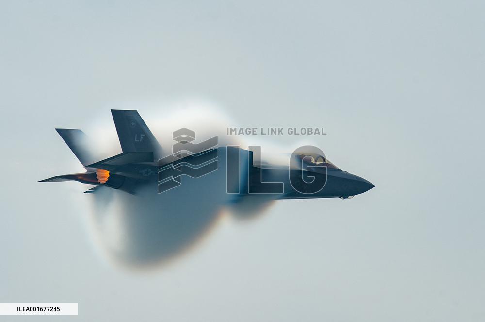 US Fighter Jets Capable Of Carrying Nuclear Weapons To Be Deployed In UK