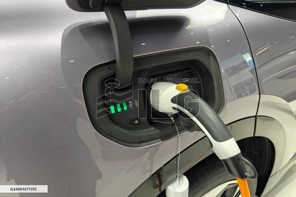 Customers Experience HiPhi Electric Vehicles in Shanghai