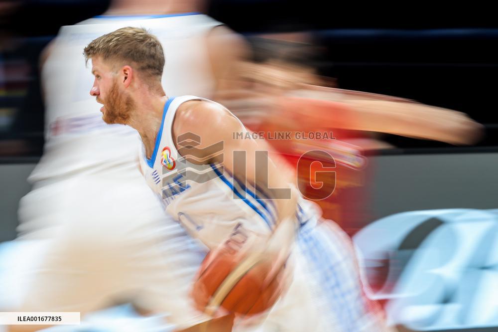 (SP)PHILIPPINES-MANILA-BASKETBALL-FIBA WORLD CUP-SECOND ROUND-GRE VS MNE