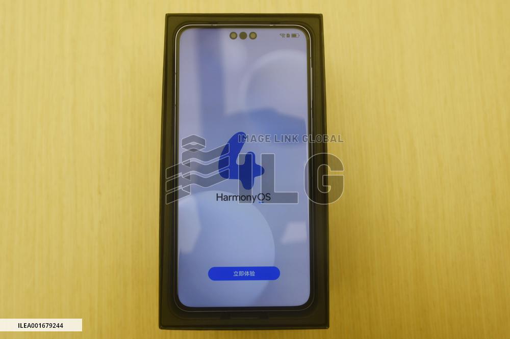 The World First Satellite Phone Huawei Mate 60 Pro Released