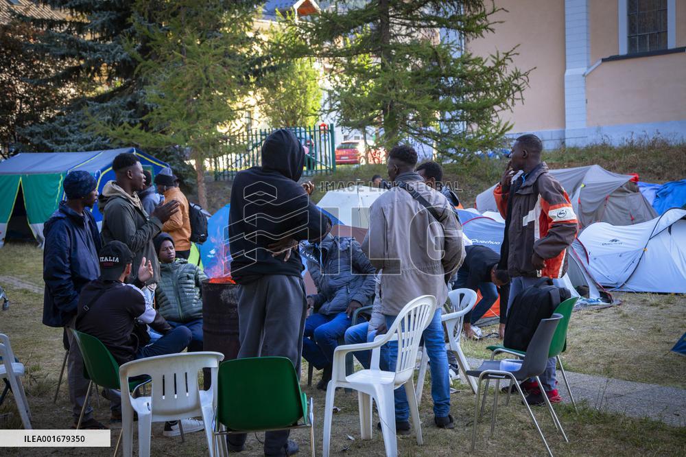 Refugee Camp - Briancon