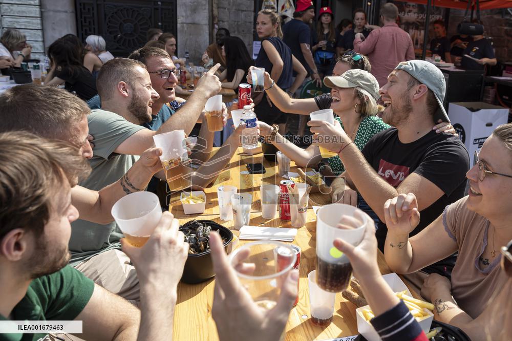 FRANCE-LILLE-FLEA MARKET-FOOD
