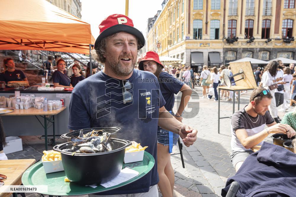 FRANCE-LILLE-FLEA MARKET-FOOD