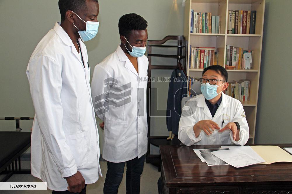 NAMIBIA-WINDHOEK-NAMIBIAN DOCTORS-TCM-LEARNING