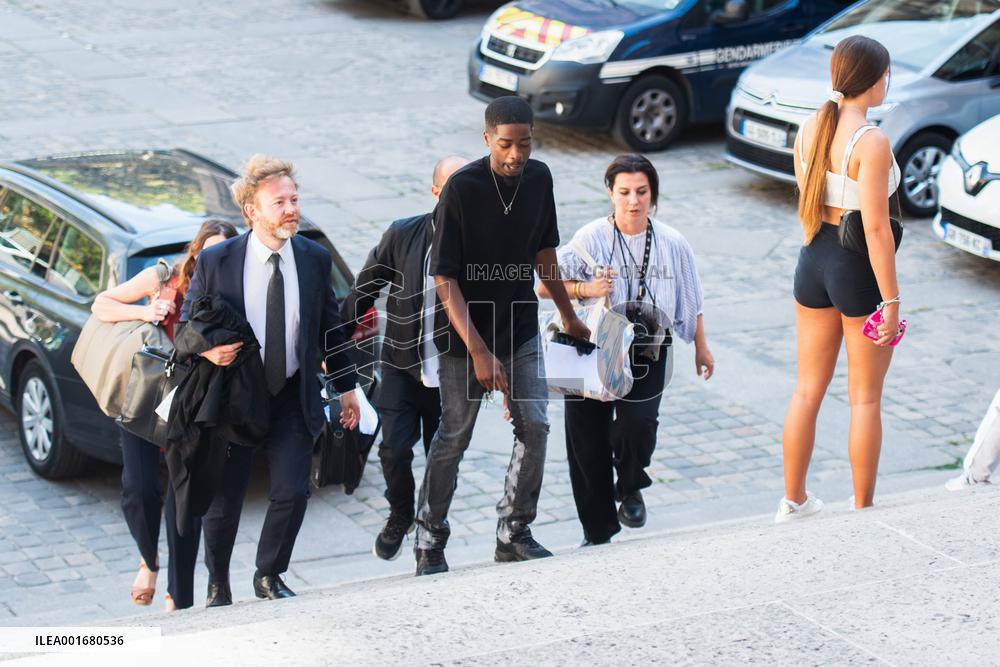 MHD Arrives At The Court - Paris