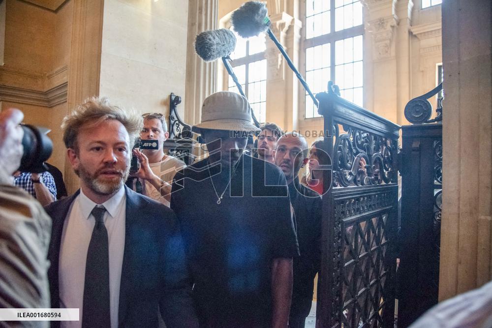 MHD Arrives At The Court - Paris
