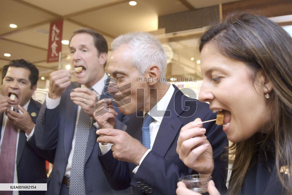 U.S. ambassador visits Fukushima products store