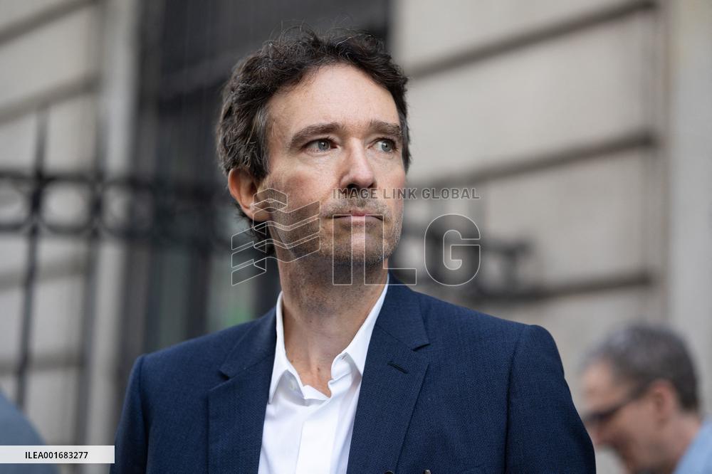 Antoine Arnault visits the Restos du Coeur - Paris