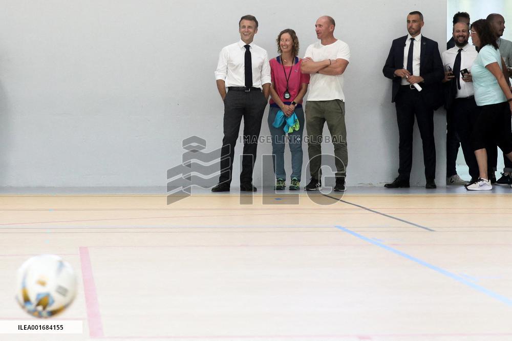 President Macron Visits Daniel-Argote Middle School - Orthez
