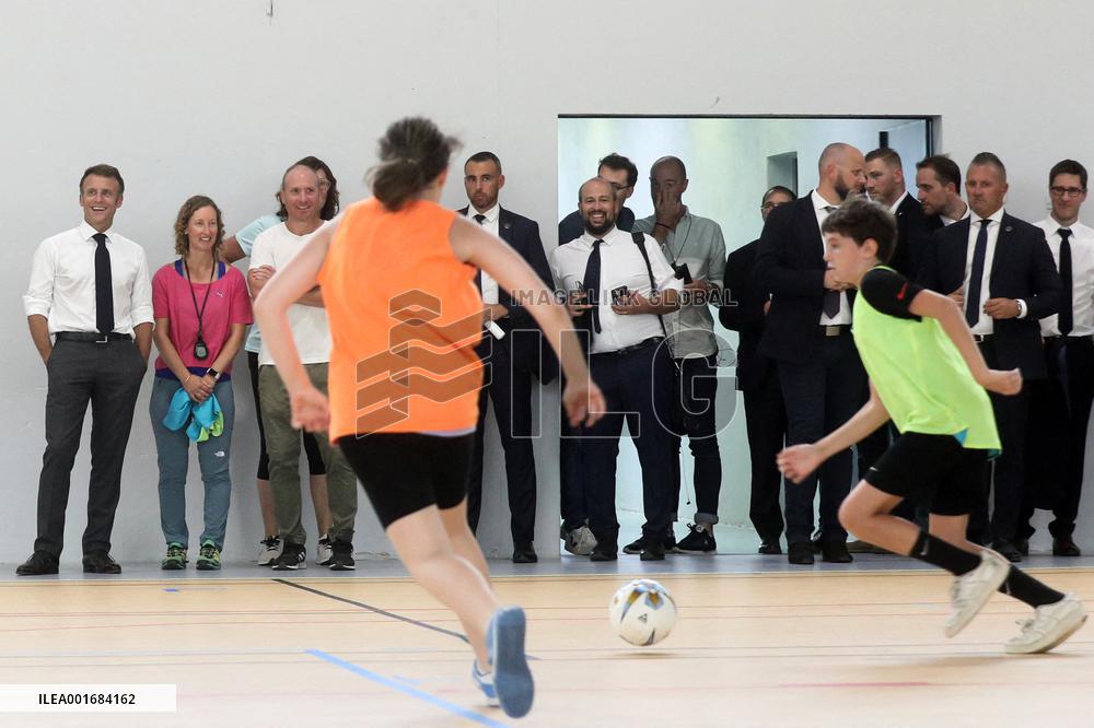 President Macron Visits Daniel-Argote Middle School - Orthez