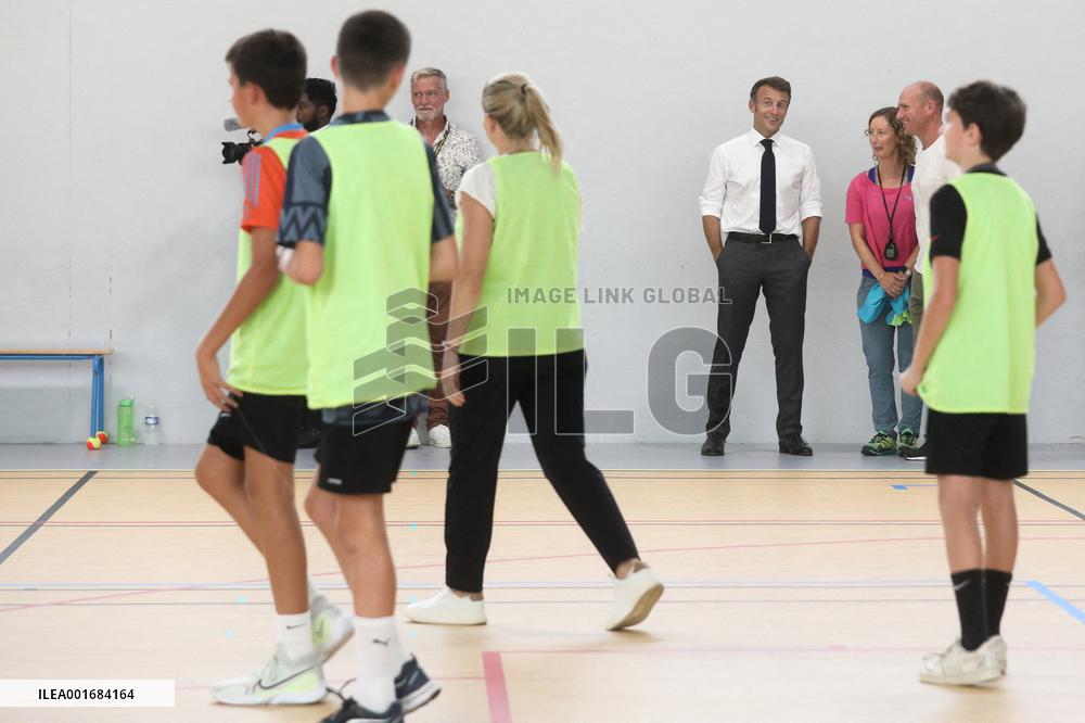 President Macron Visits Daniel-Argote Middle School - Orthez