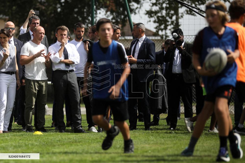 President Macron Visits Daniel-Argote Middle School - Orthez