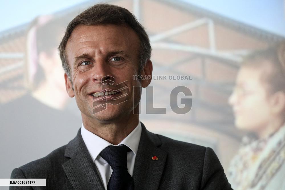 President Macron Visits Daniel-Argote Middle School - Orthez