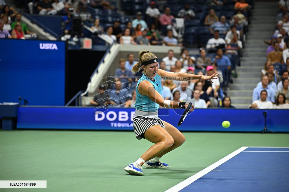 US Open - Quarter Final Muchova v Cirstea