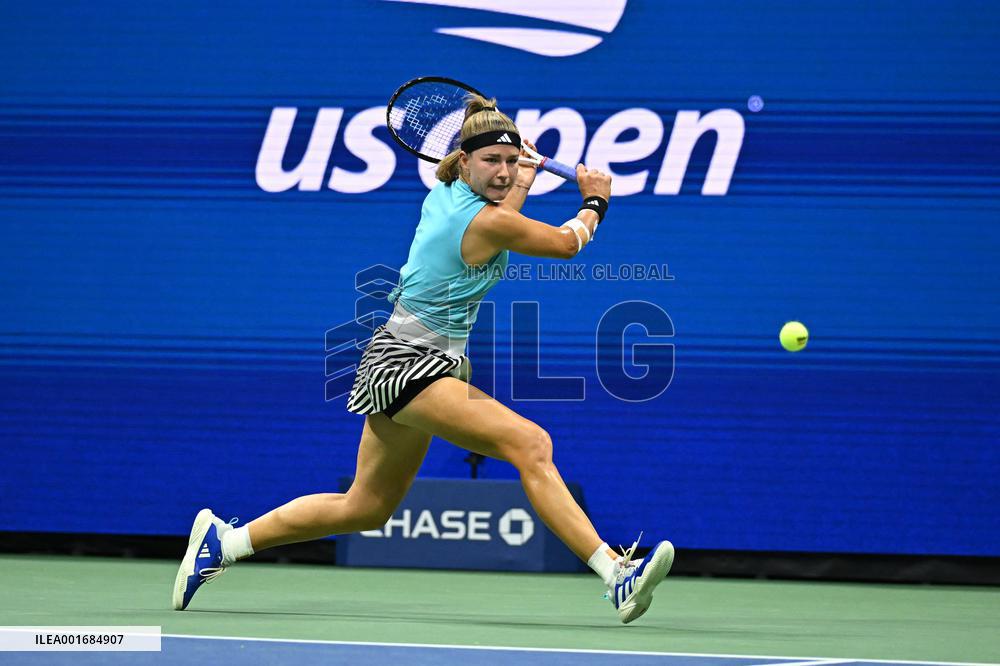 US Open - Quarter Final Muchova v Cirstea