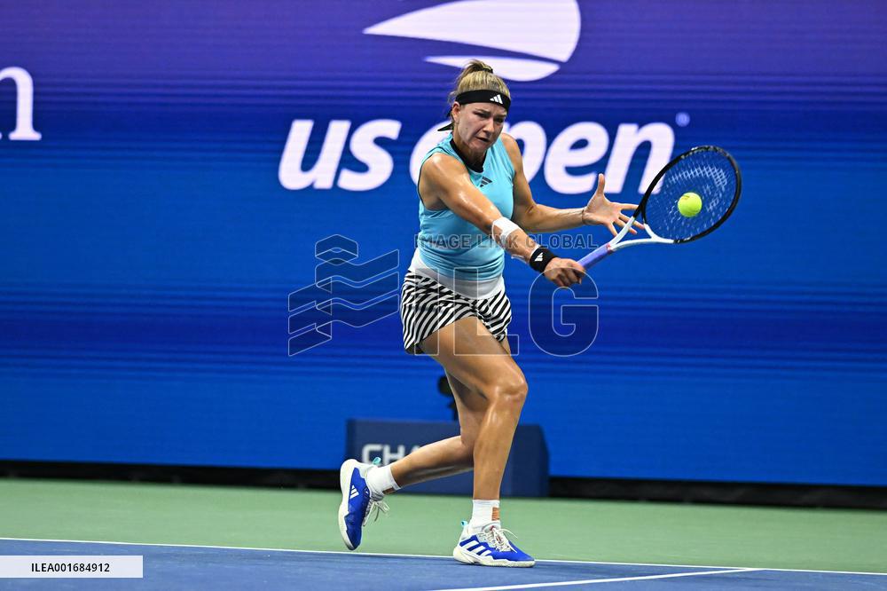 US Open - Quarter Final Muchova v Cirstea