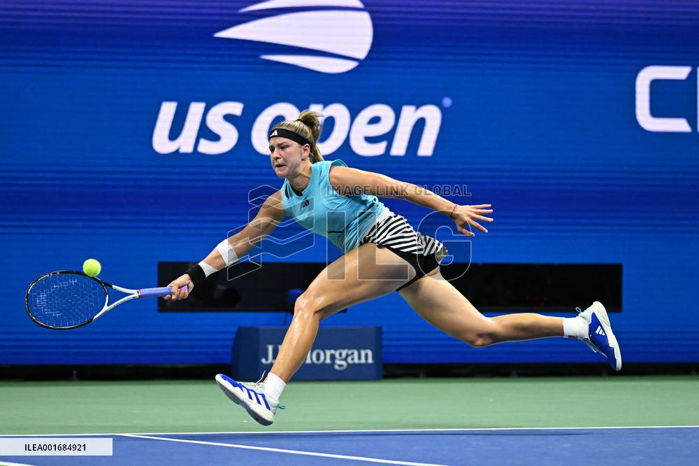 US Open - Quarter Final Muchova v Cirstea