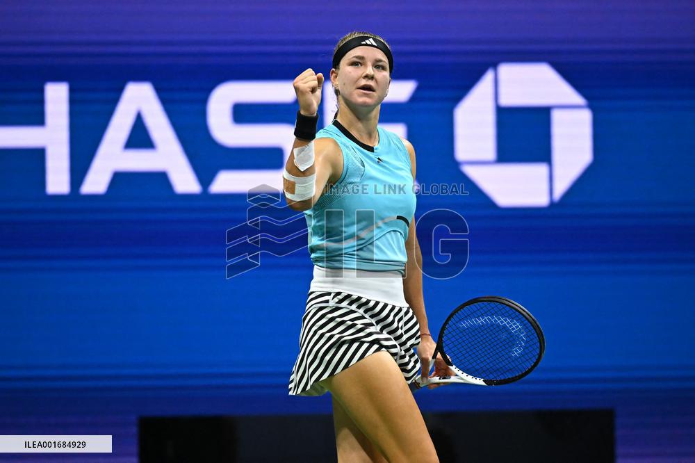 US Open - Quarter Final Muchova v Cirstea