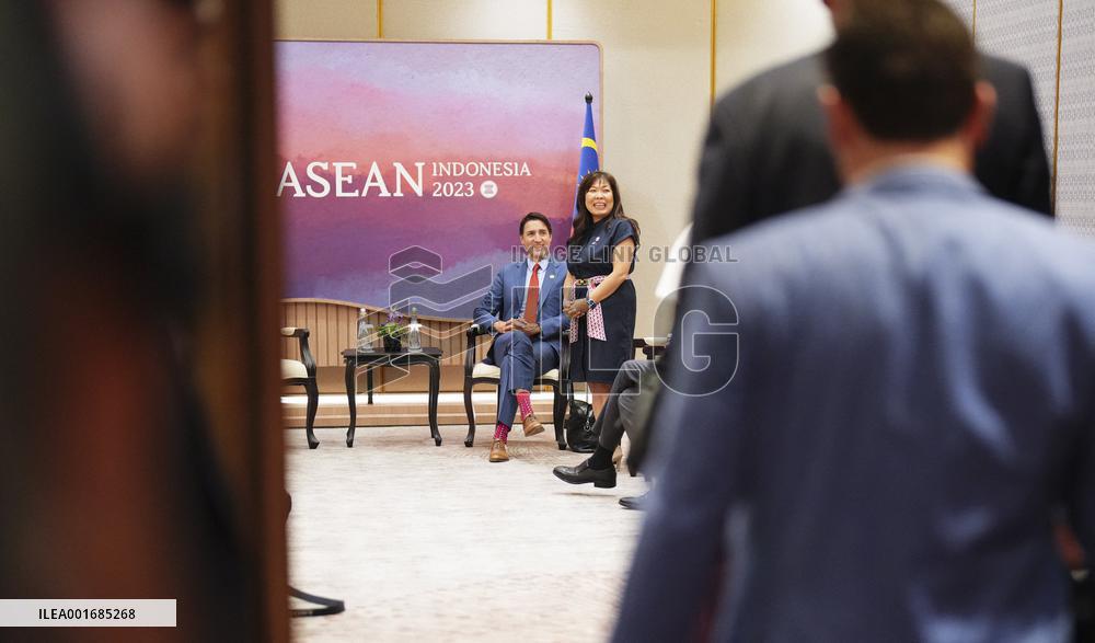 Trudeau Attends ASEAN Summit - Jakarta