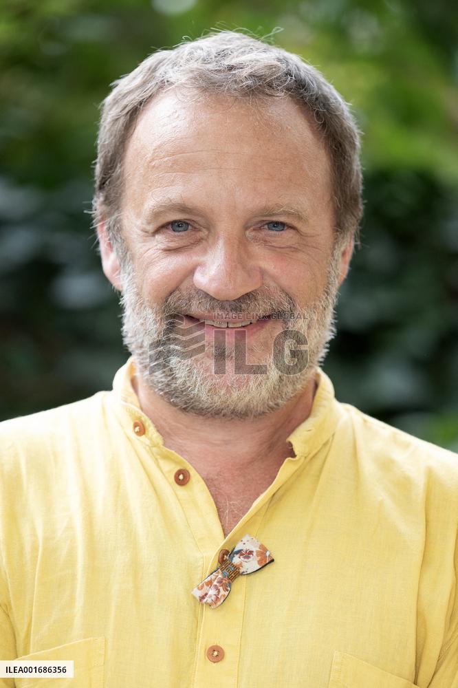 La Rochelle Fiction Festival Nominees 2023 : Cocktail Party-Paris