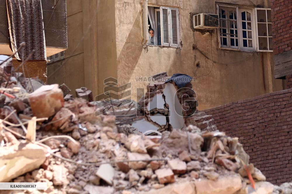 EGYPT-CAIRO-BUILDING COLLAPSE-RESCUE