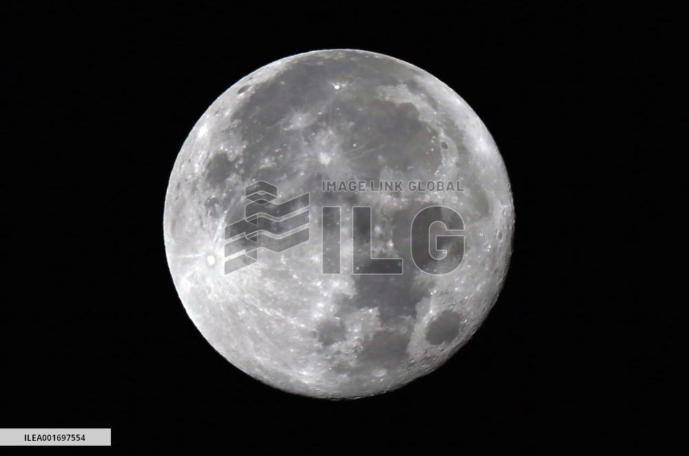 image of the moon