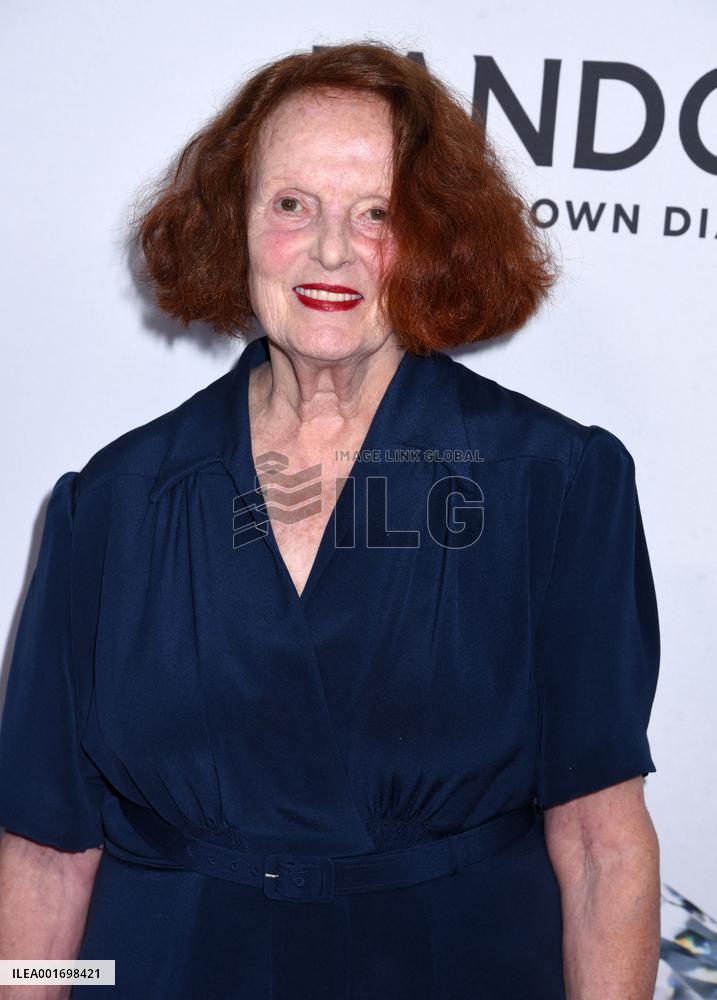 Pandora Celebrates Lab Grown Diamonds With A New Diamond District - NYC