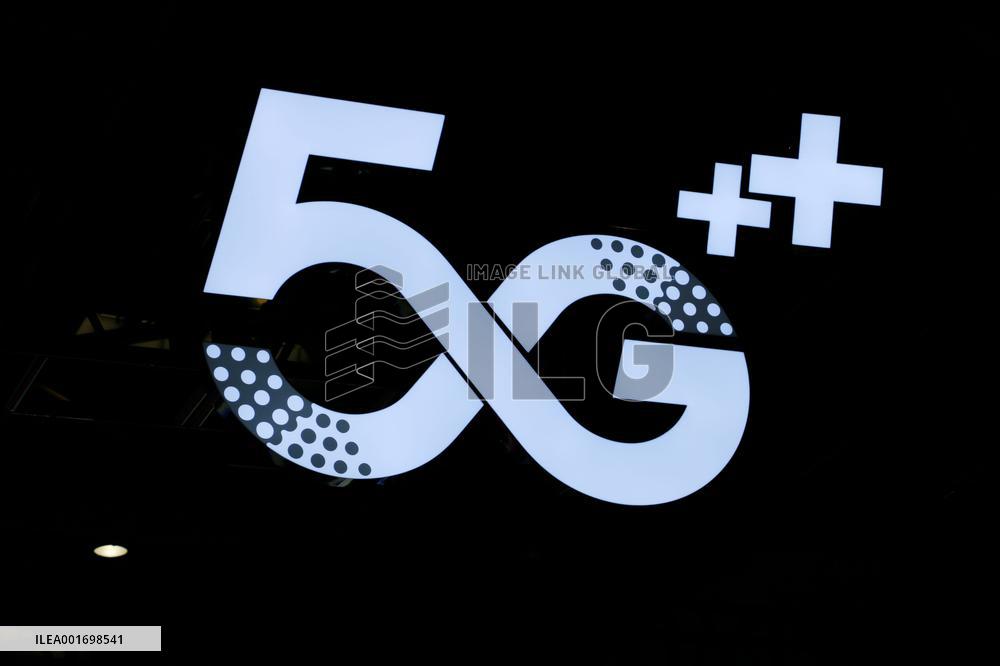 2023 H1 China Mobile Income Growth