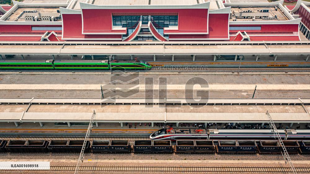 Xinhua Headlines: China, ASEAN join forces to build an ever closer community with shared future