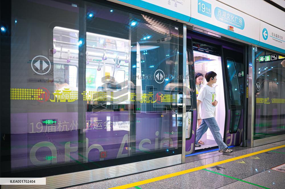 (SP)CHINA-HANGZHOU-19TH ASIAN GAMES-SUBWAY TRAIN (CN)
