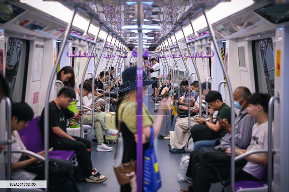 (SP)CHINA-HANGZHOU-19TH ASIAN GAMES-SUBWAY TRAIN (CN)