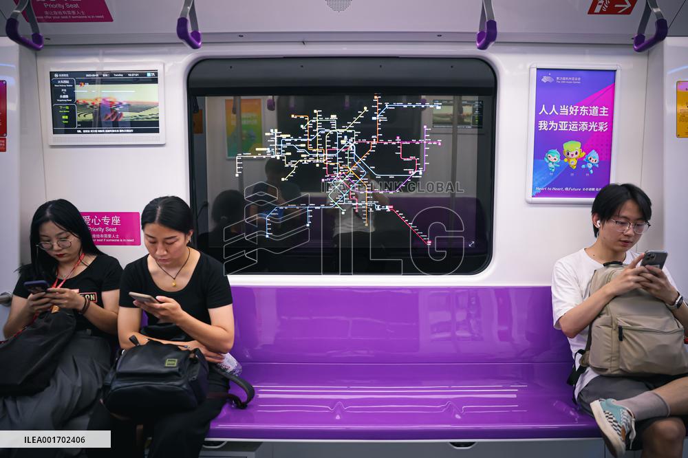 (SP)CHINA-HANGZHOU-19TH ASIAN GAMES-SUBWAY TRAIN (CN)