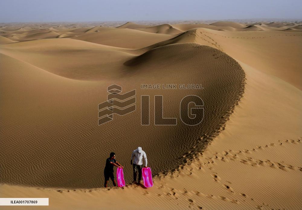 CHINA-XINJIANG-KASHGAR-DESERT-SCENERY (CN)