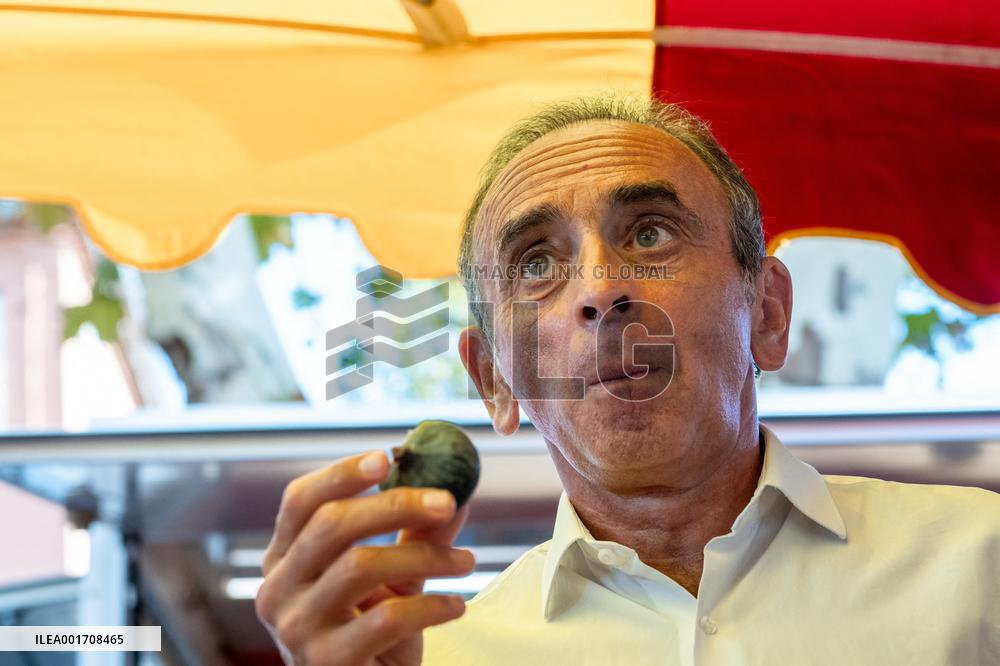 Eric Zemmour And Marion Marechal Visit To The Market - Cogolin