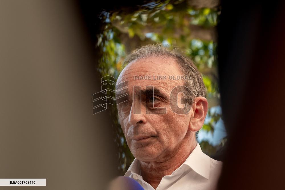 Eric Zemmour And Marion Marechal Visit To The Market - Cogolin