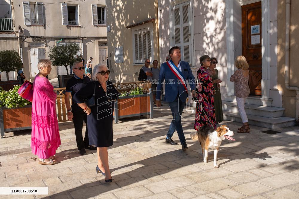 Eric Zemmour And Marion Marechal Visit To The Market - Cogolin