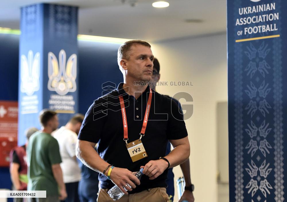 Teams of Ukraine and England arrive at Wroclaw stadium