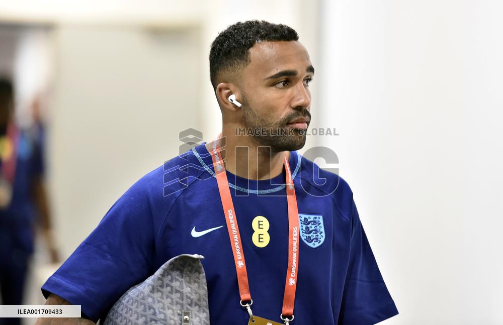 Teams of Ukraine and England arrive at Wroclaw stadium