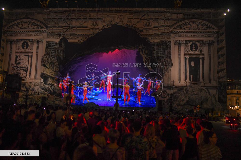 JR et l opera de Paris.