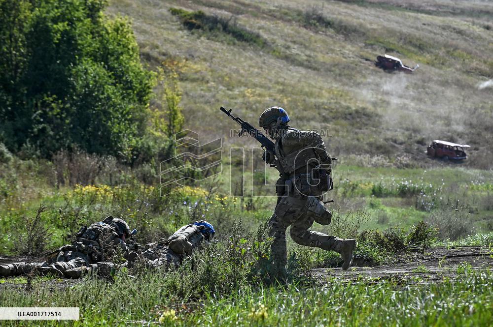 Platoon training of 3rd Assault Brigade