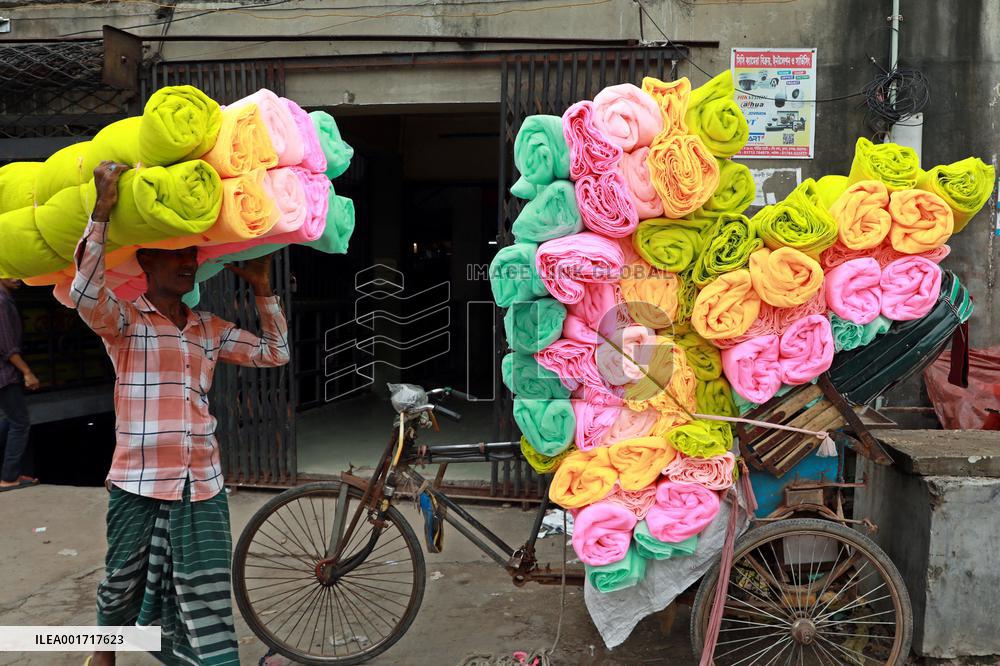 Dengue Hikes Demand For Mosquito Nets - Bangladesh