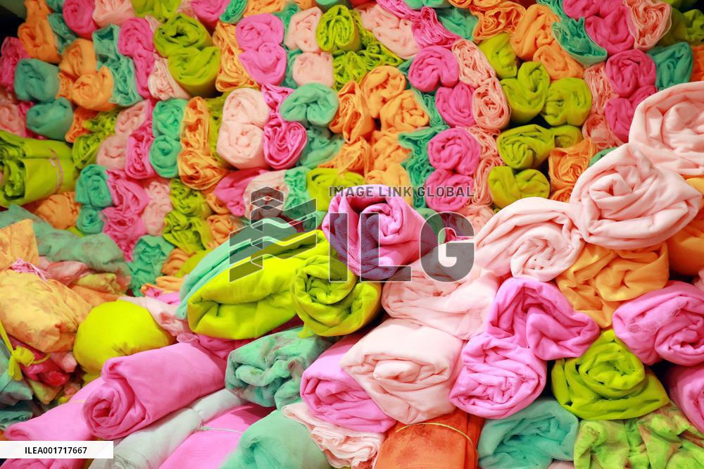 Dengue Hikes Demand For Mosquito Nets - Bangladesh