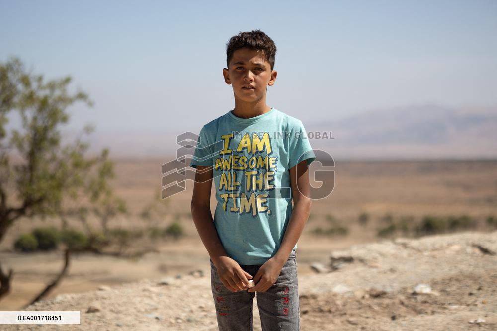 Organisation in the mountain village after the earthquake - Tafeghaghte