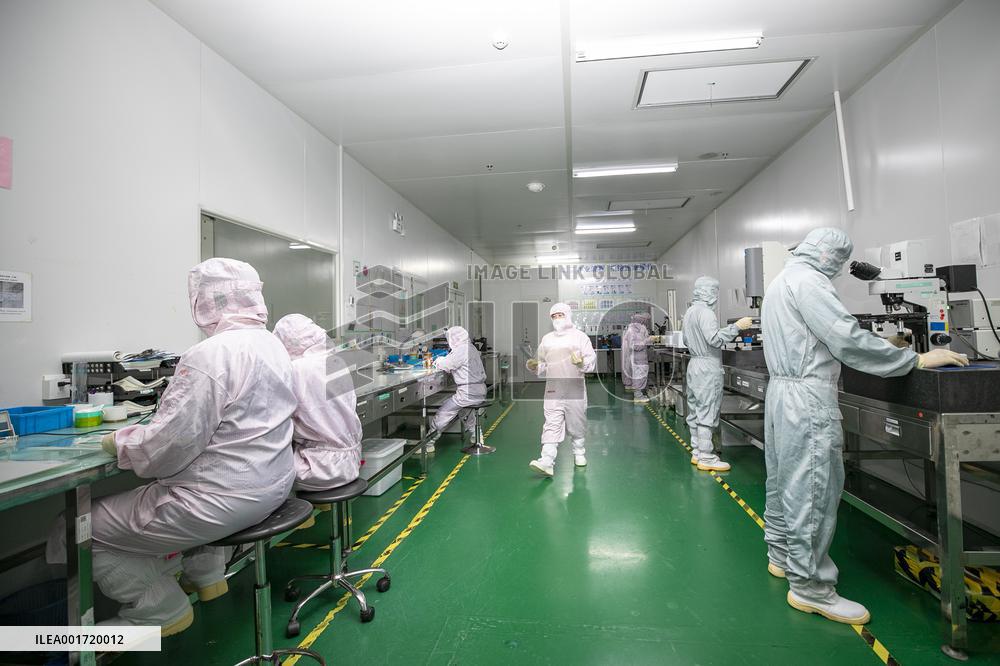 China Manufacturing Industry High Transmittance Conductive Film Materials